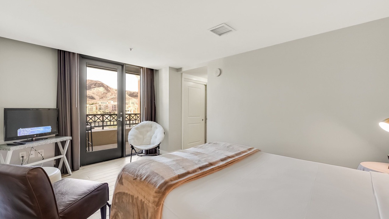 Photo of Bedroom in Lake Las Vegas