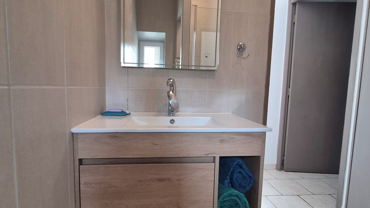 Photo of Bathroom in La Capelle-et-Masmolene