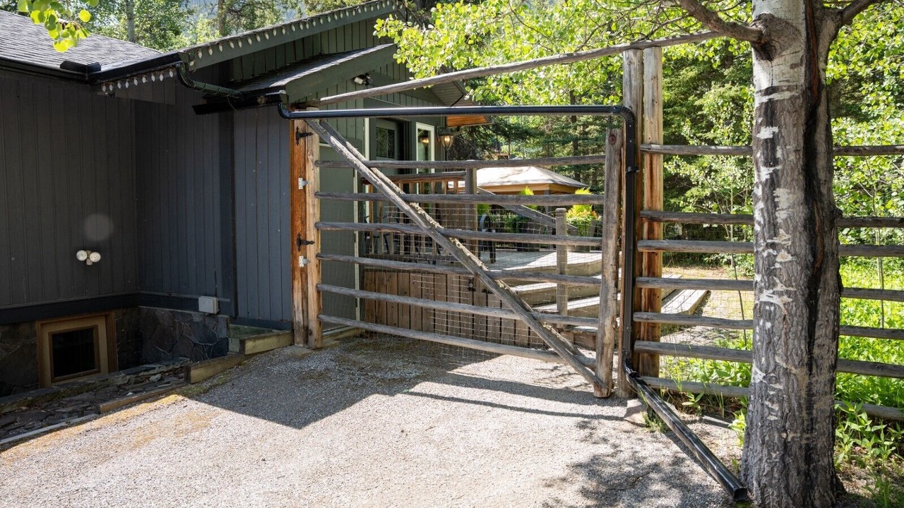 Photo of Others in Banff