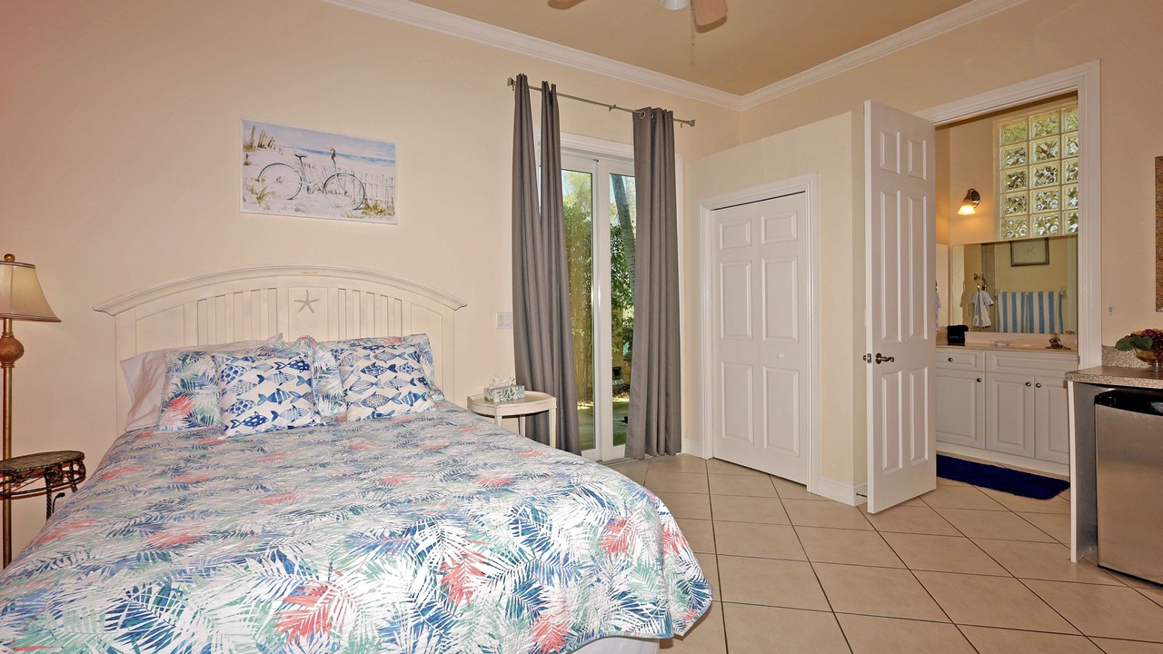 Photo of Bedroom in Naples Park