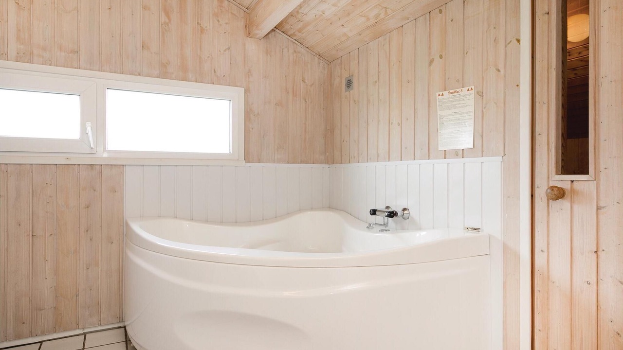 Photo of Bathroom in Lonstrup