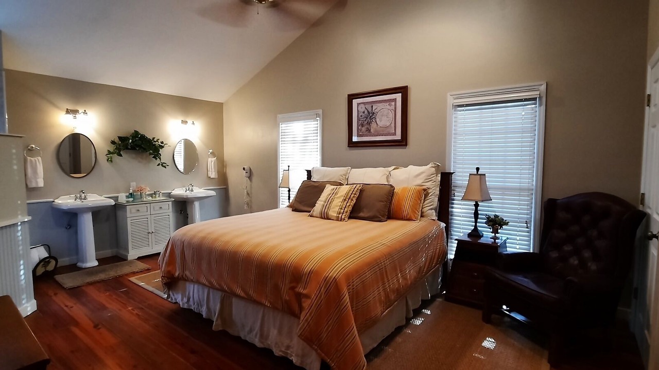 Photo of Bedroom in Steinhatchee