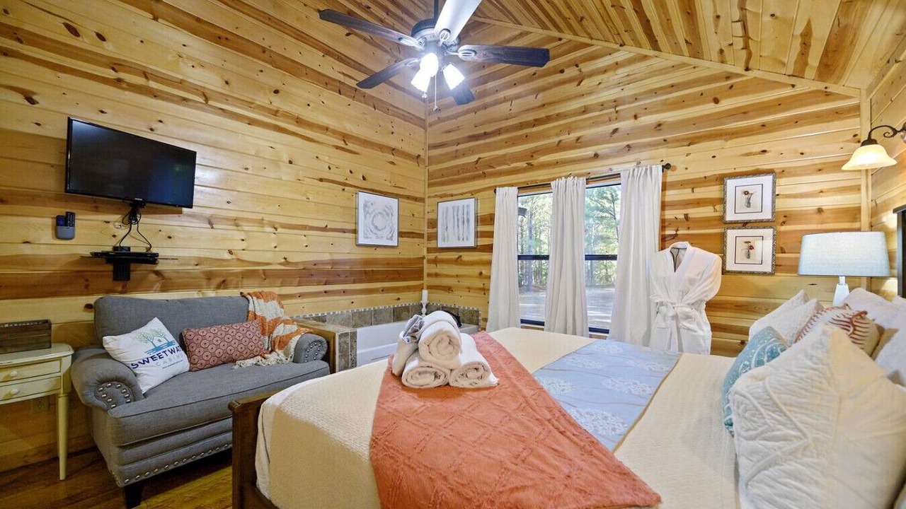 Photo of Bedroom in Broken Bow