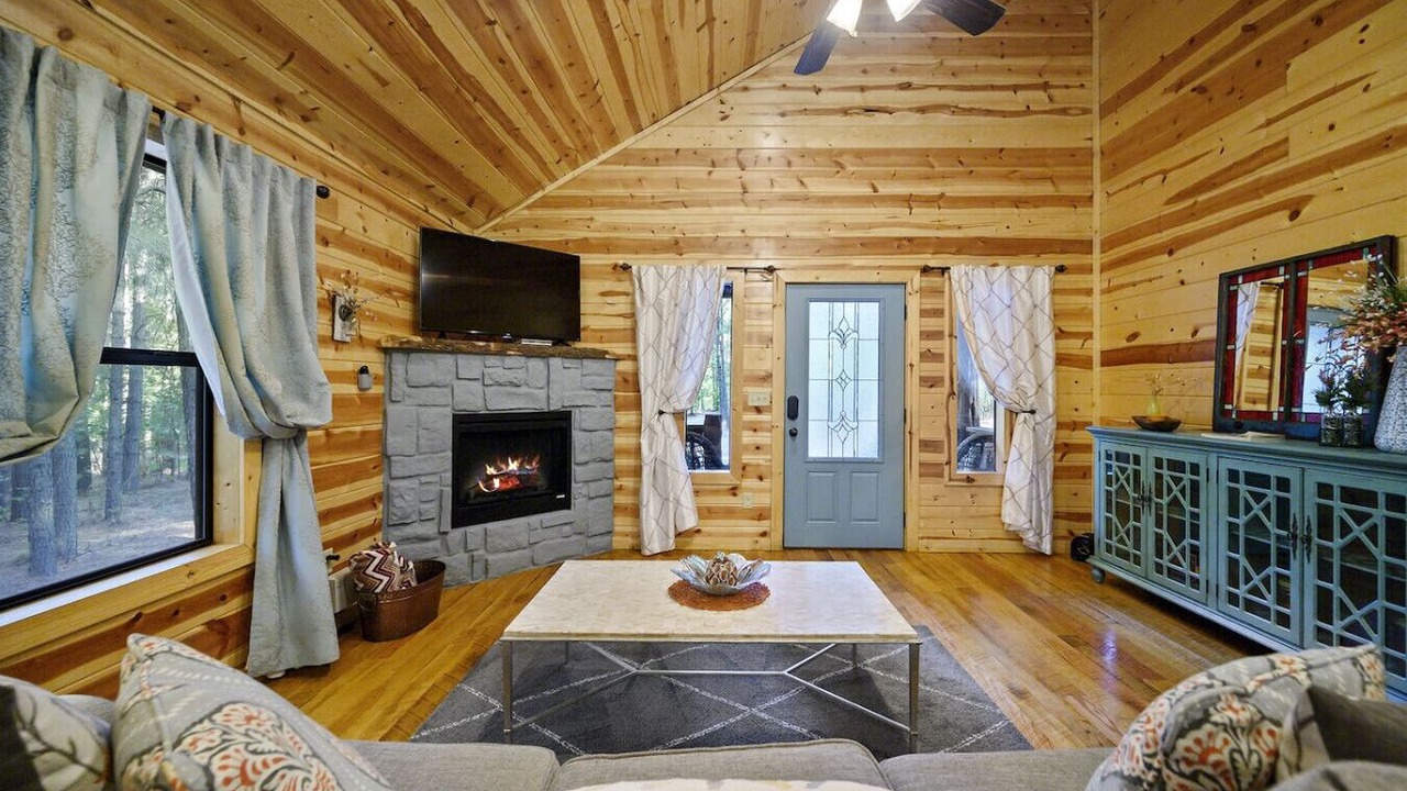 Photo of Livingroom in Broken Bow