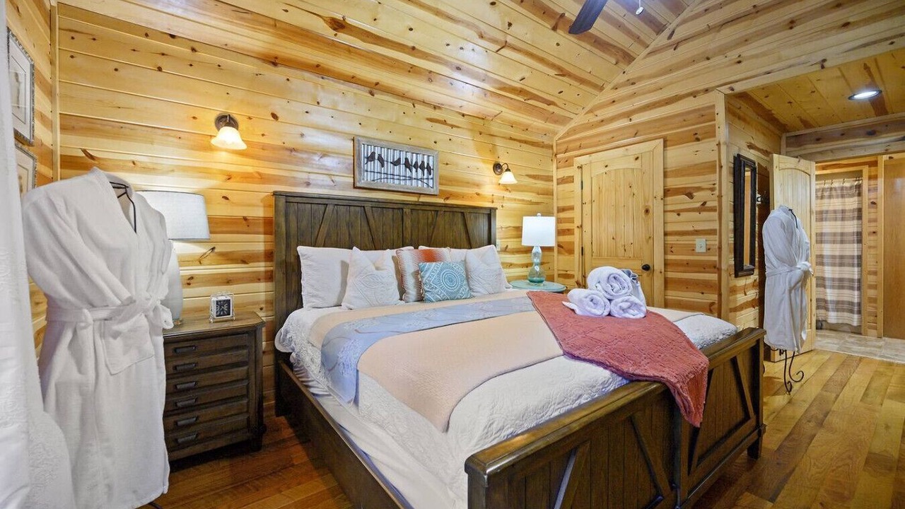 Photo of Bedroom in Broken Bow