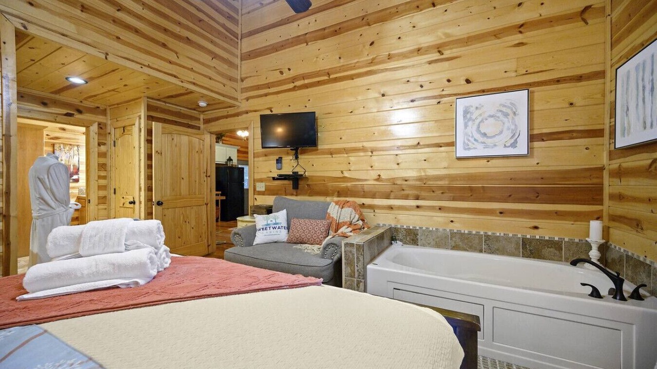 Photo of Bedroom in Broken Bow