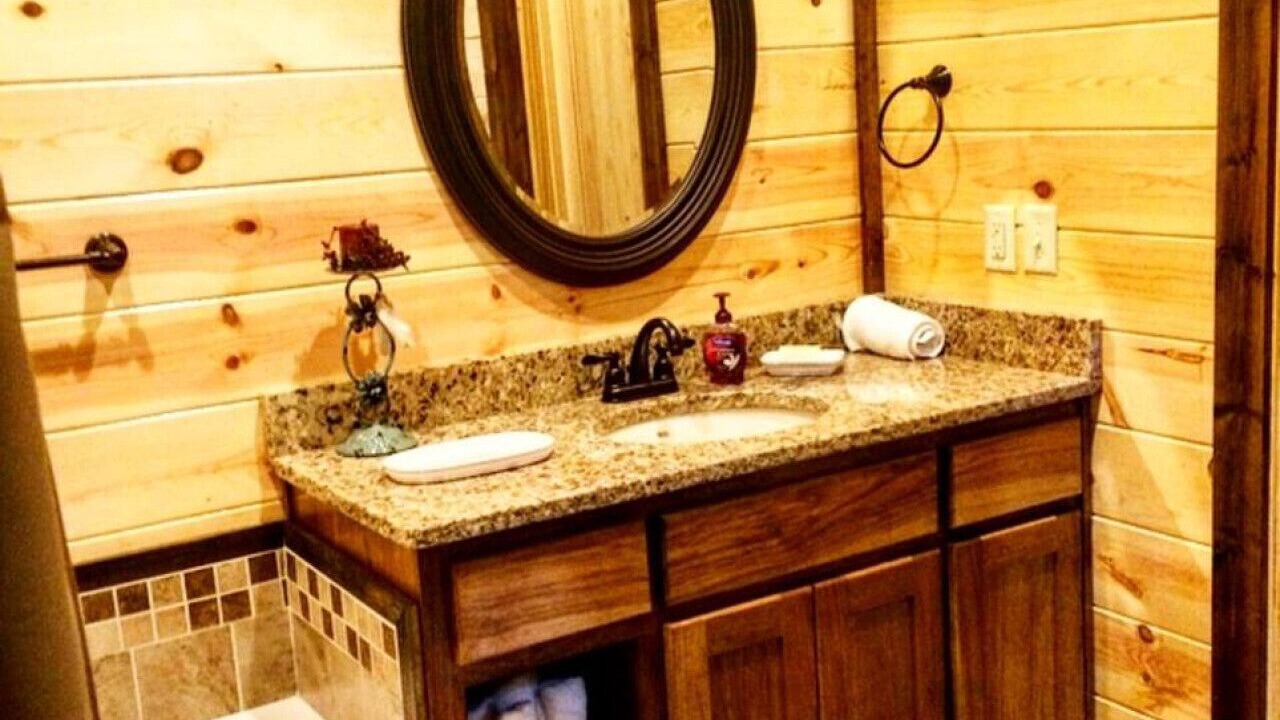 Photo of Bathroom in Broken Bow