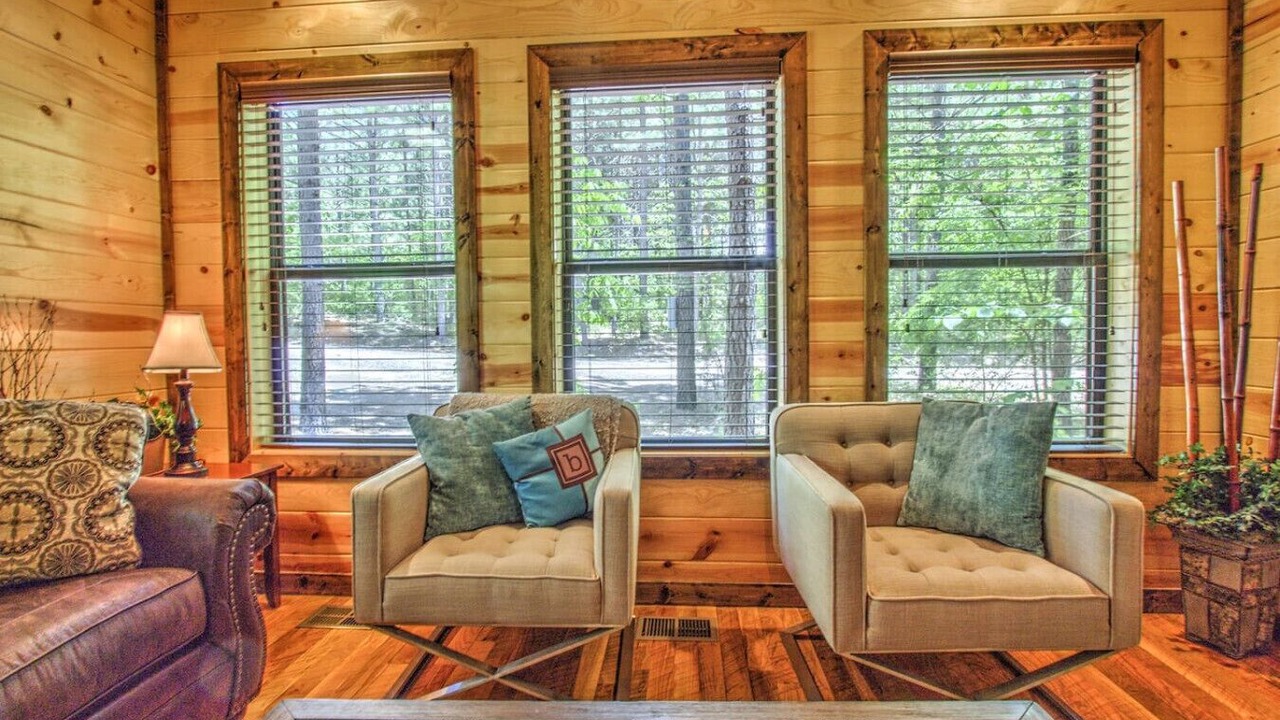 Photo of Livingroom in Broken Bow
