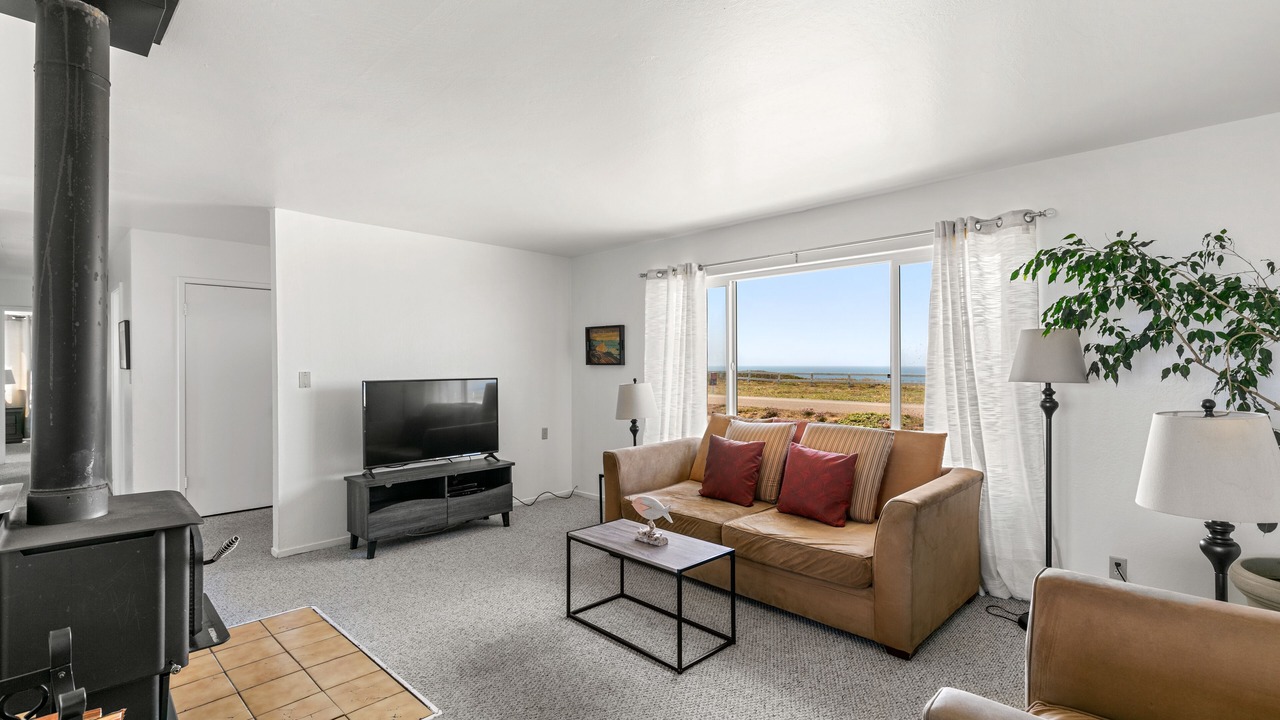 Photo of Livingroom in Point Arena