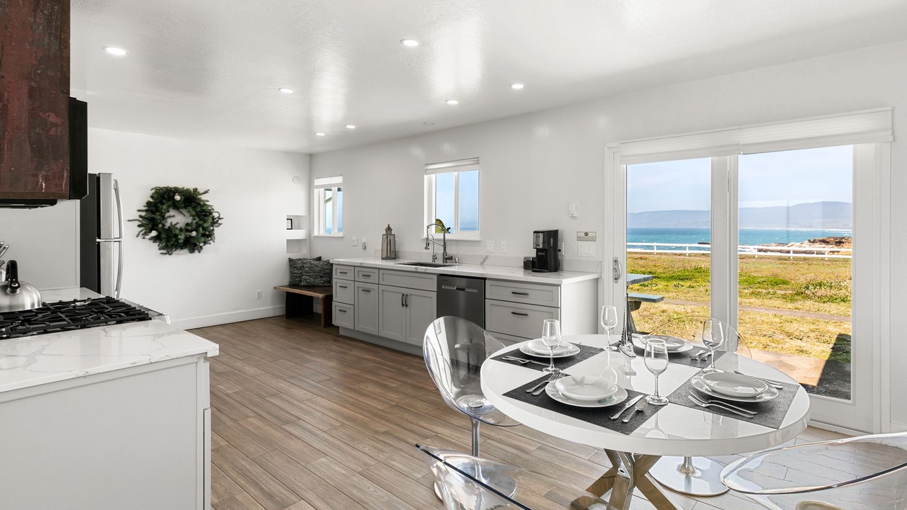 Photo of Livingroom in Point Arena