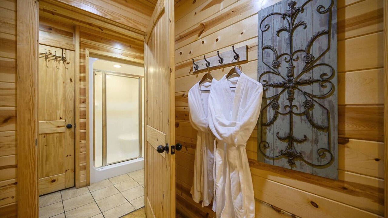 Photo of Bathroom in Broken Bow