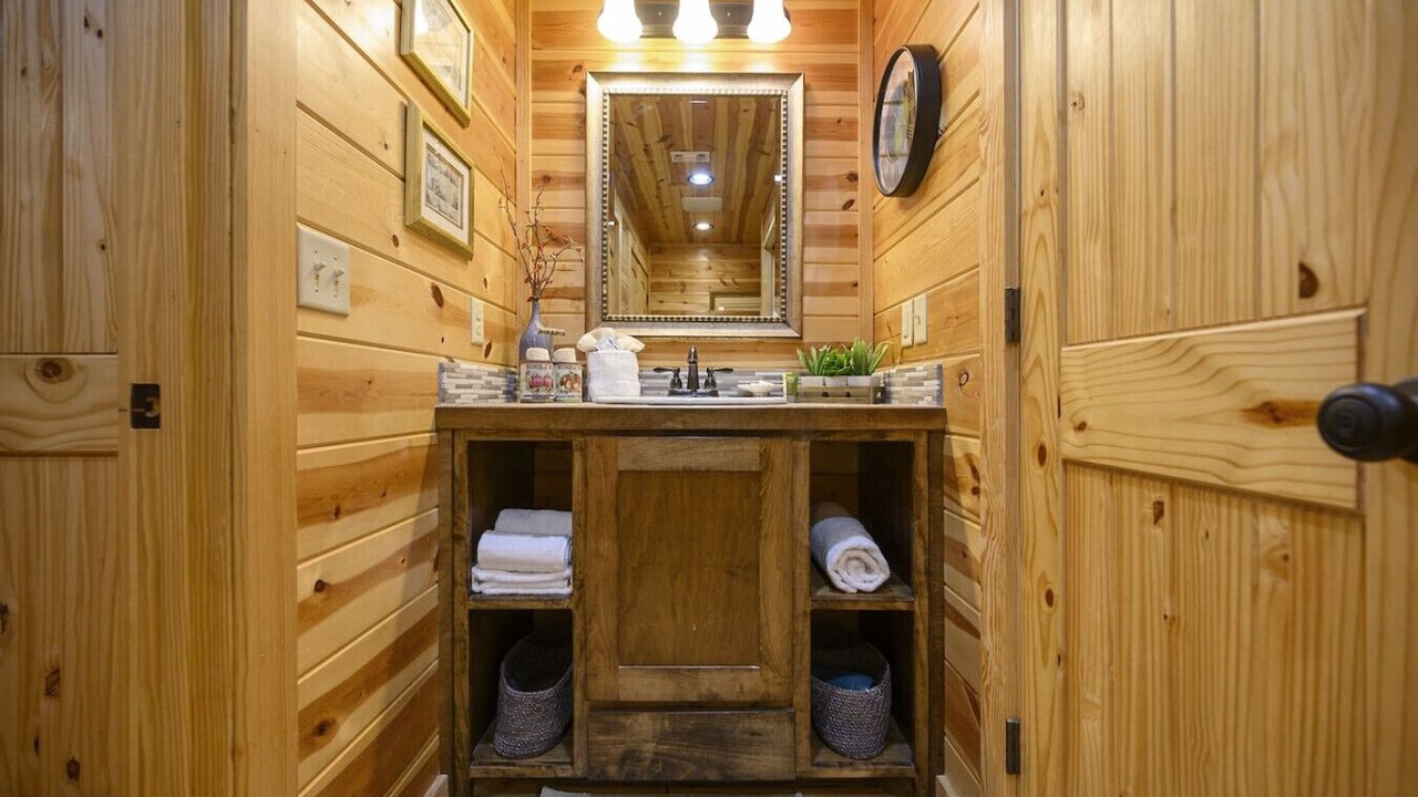 Photo of Bathroom in Broken Bow
