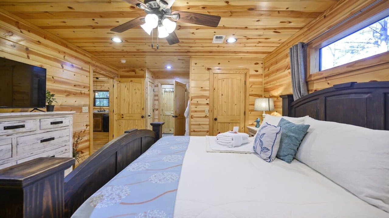 Photo of Bedroom in Broken Bow