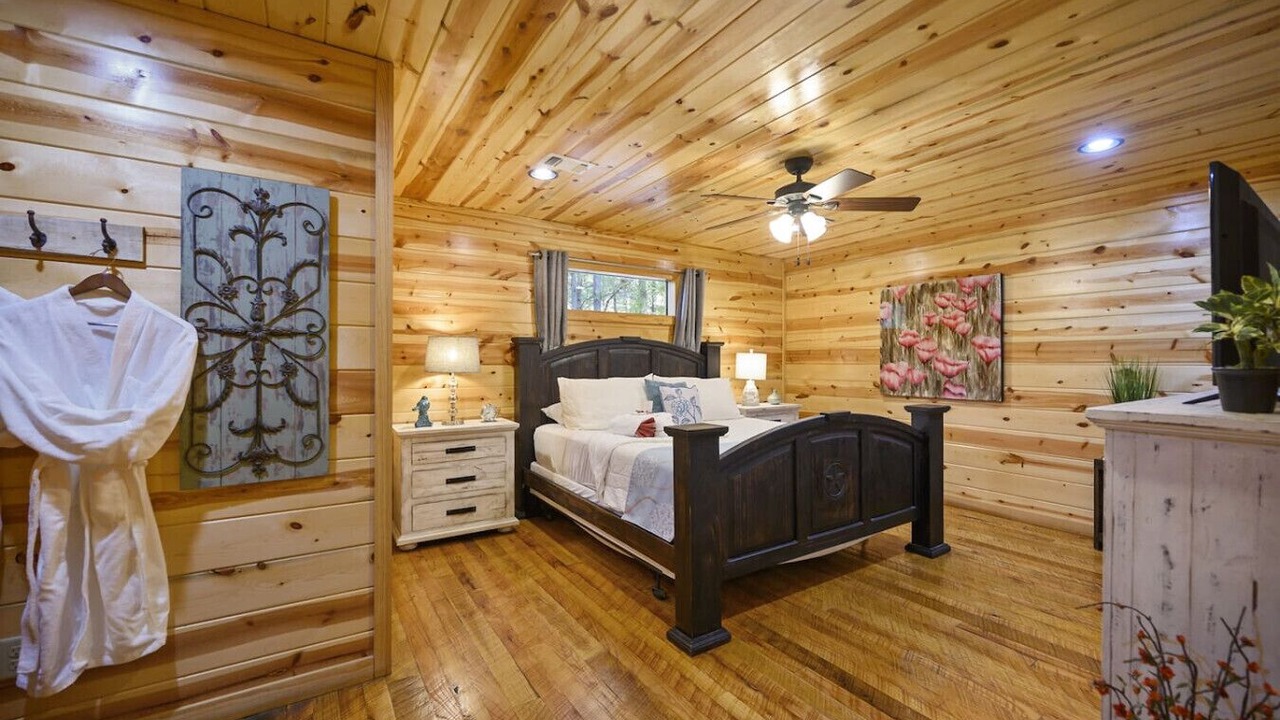 Photo of Bedroom in Broken Bow