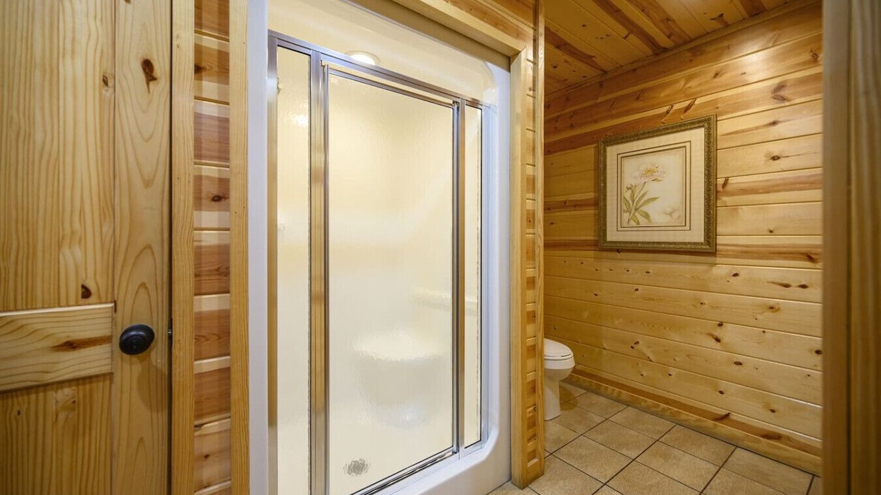 Photo of Bathroom in Broken Bow