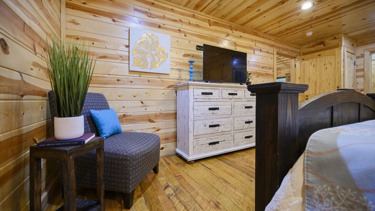 Photo of Bedroom in Broken Bow
