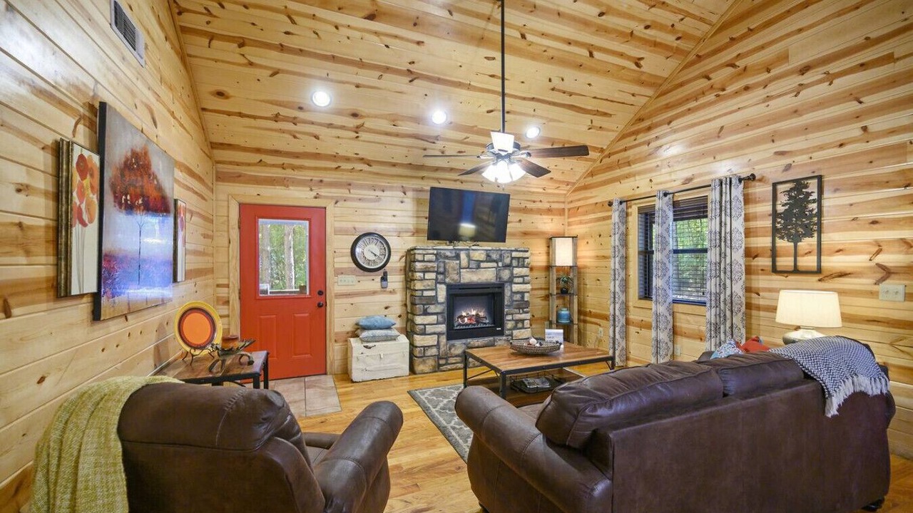 Photo of Livingroom in Broken Bow
