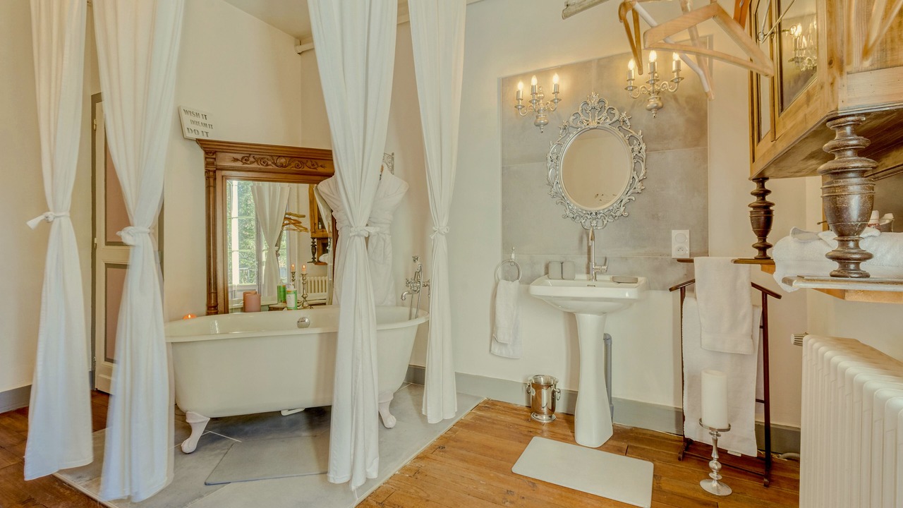 Photo of Bathroom in Arengosse