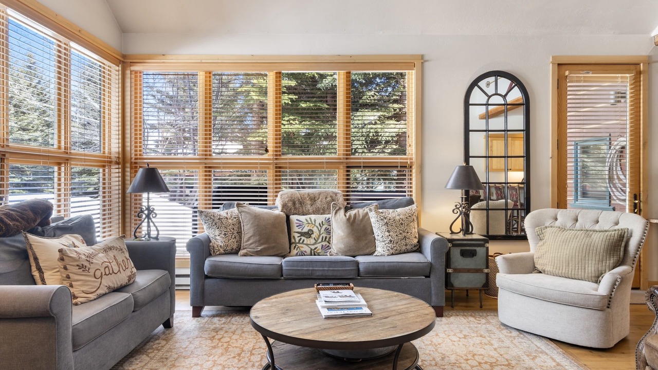 Photo of Livingroom in Teton Village