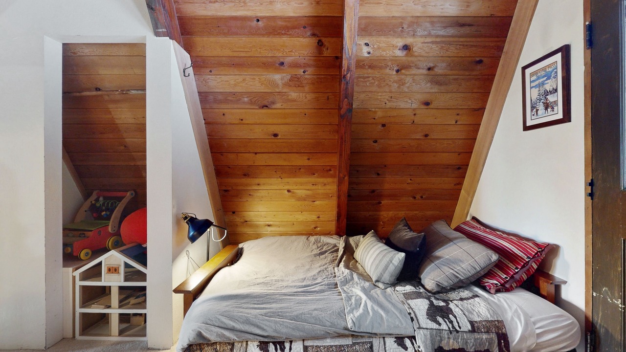 Photo of Bedroom in Hyak