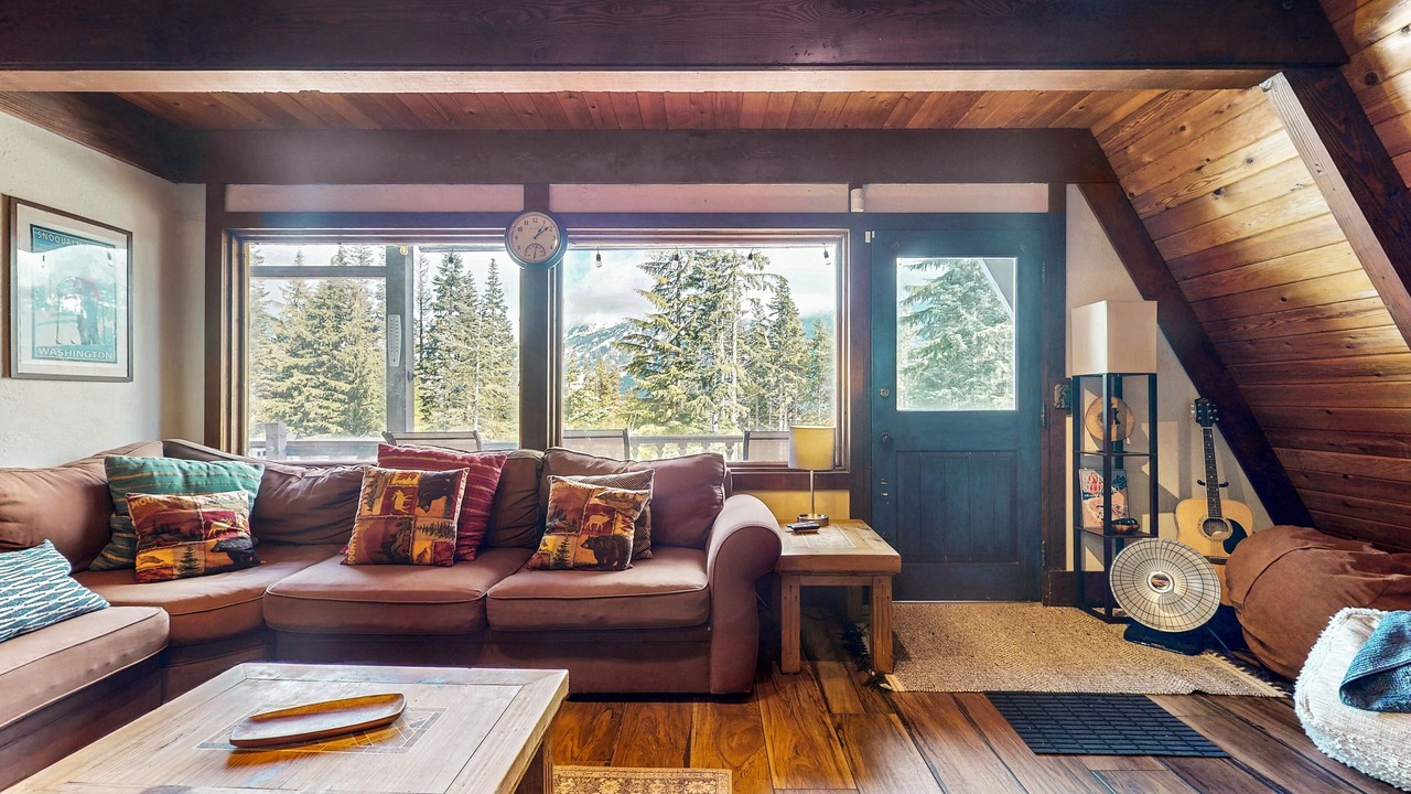 Photo of Livingroom in Hyak