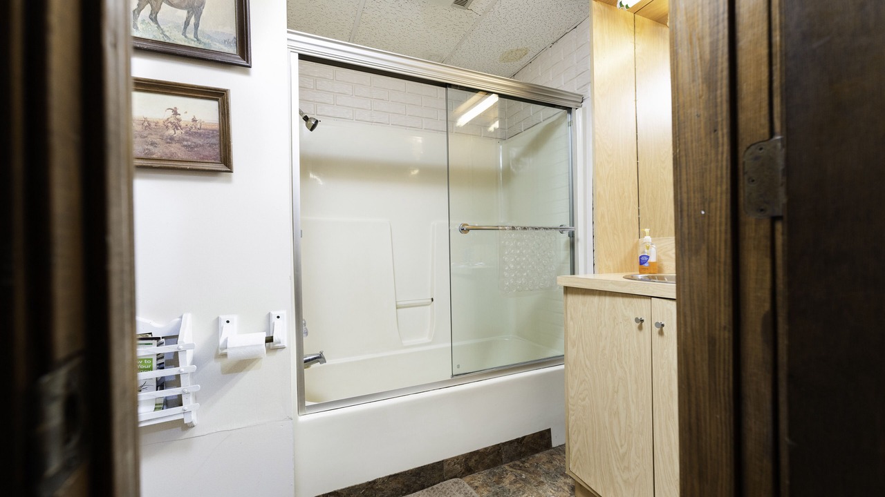Photo of Bathroom in Jasper