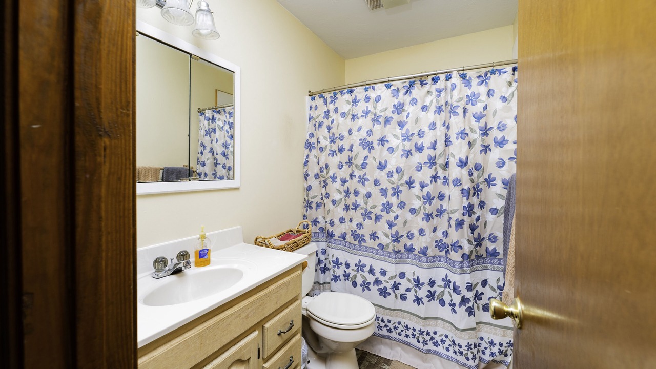 Photo of Bathroom in Jasper
