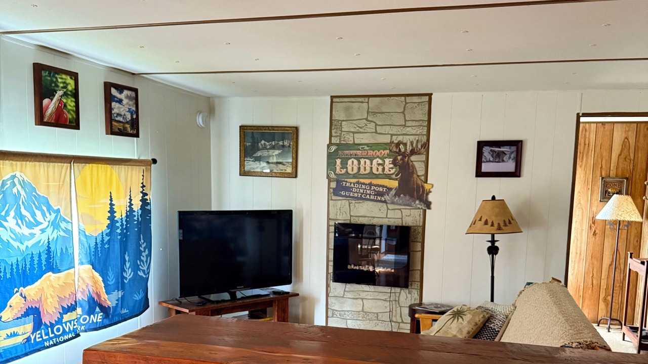 Photo of Livingroom in Darby