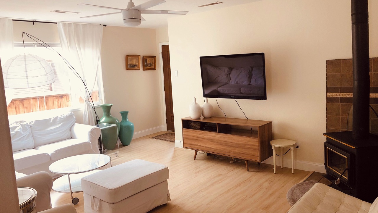 Photo of Livingroom in Wilbur Springs