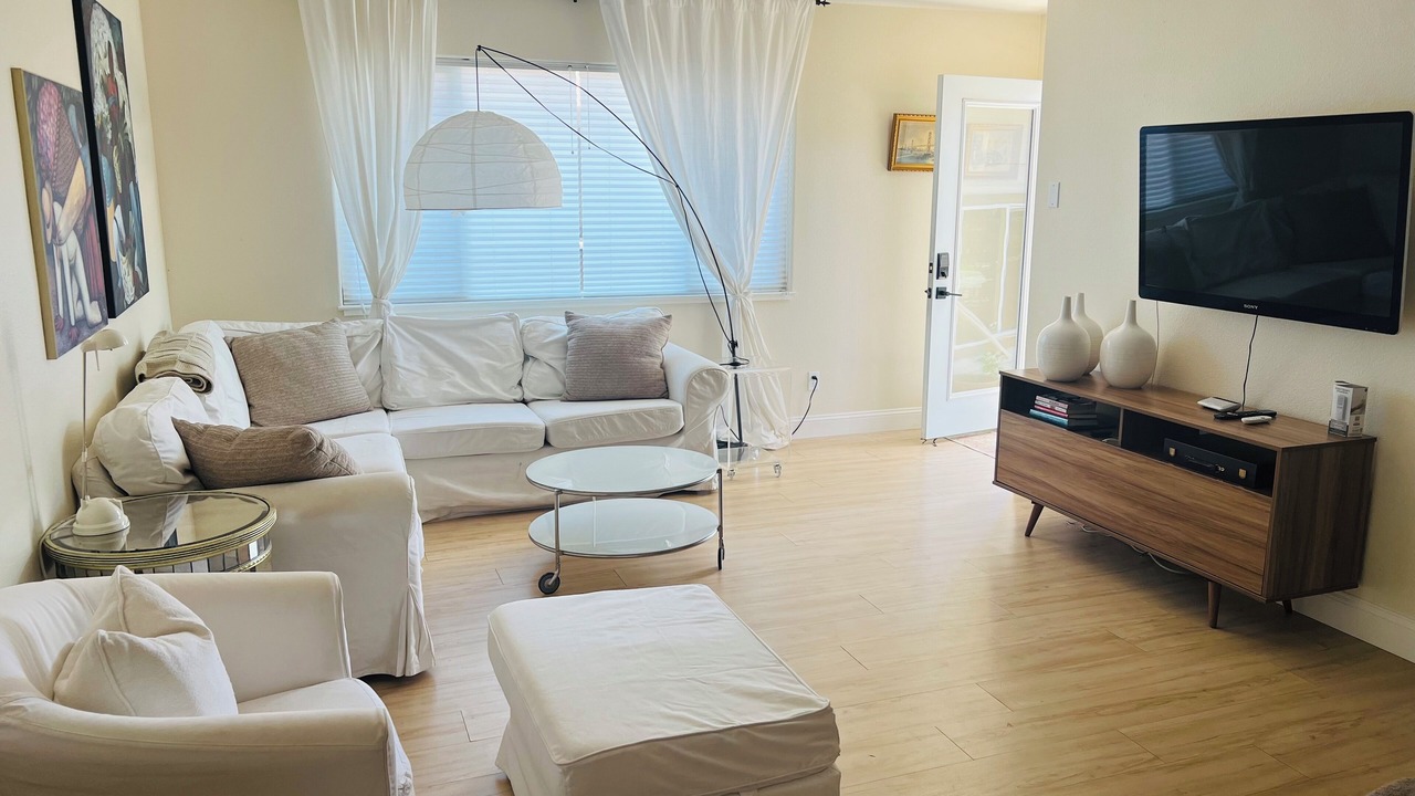 Photo of Livingroom in Wilbur Springs
