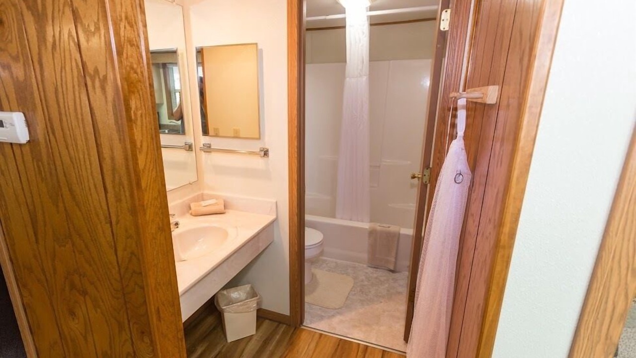 Photo of Bathroom in Camdenton
