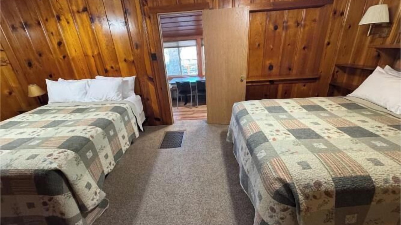 Photo of Bedroom in Camdenton