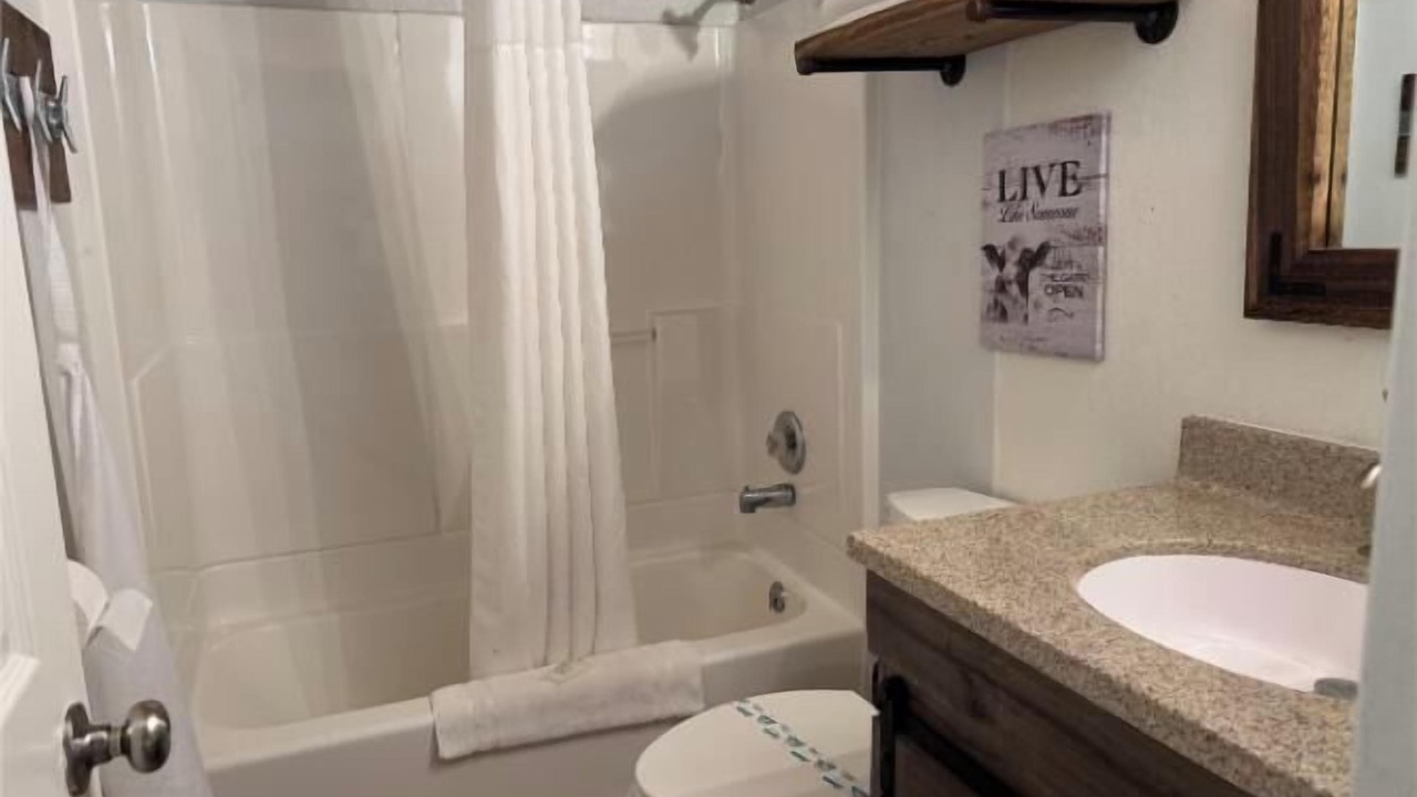 Photo of Bathroom in Camdenton