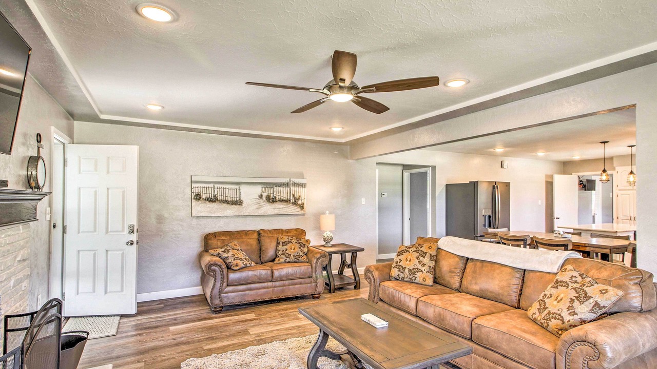 Photo of Livingroom in Lakeview
