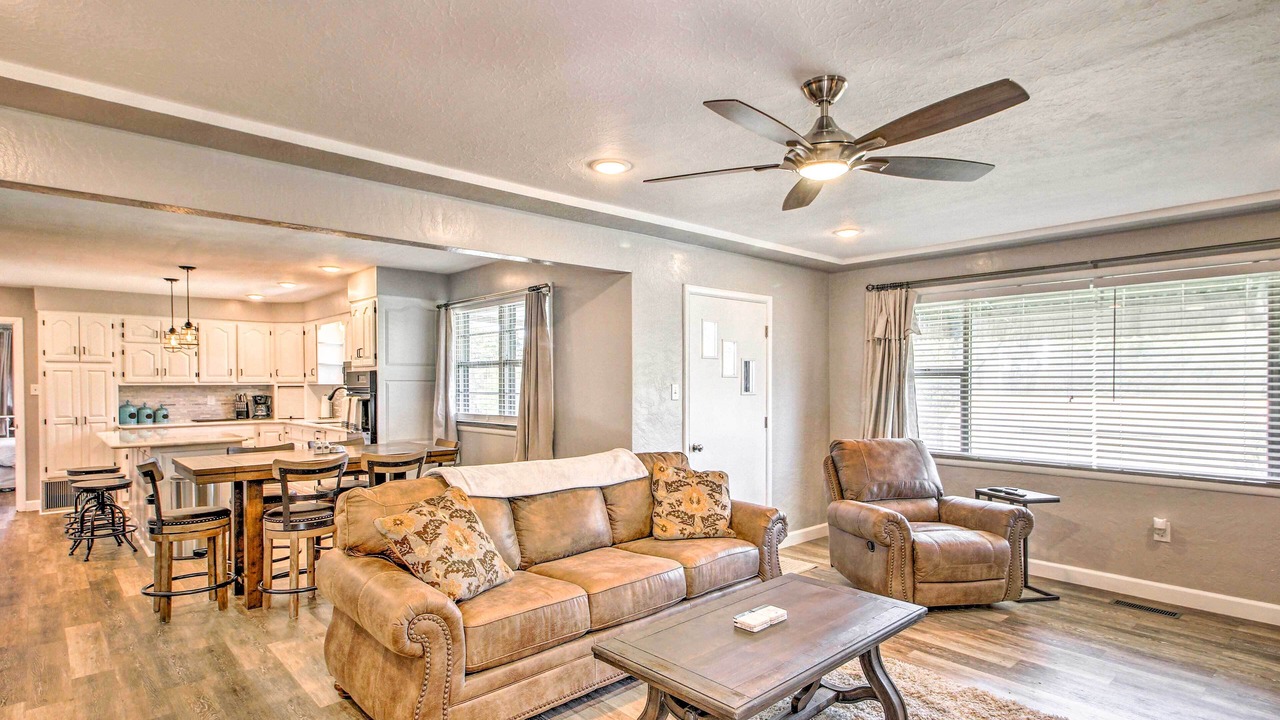 Photo of Livingroom in Lakeview
