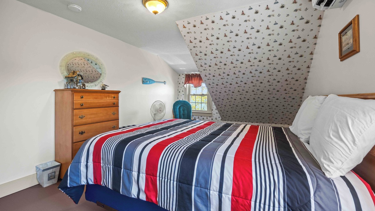 Photo of Bedroom in Seneca Falls