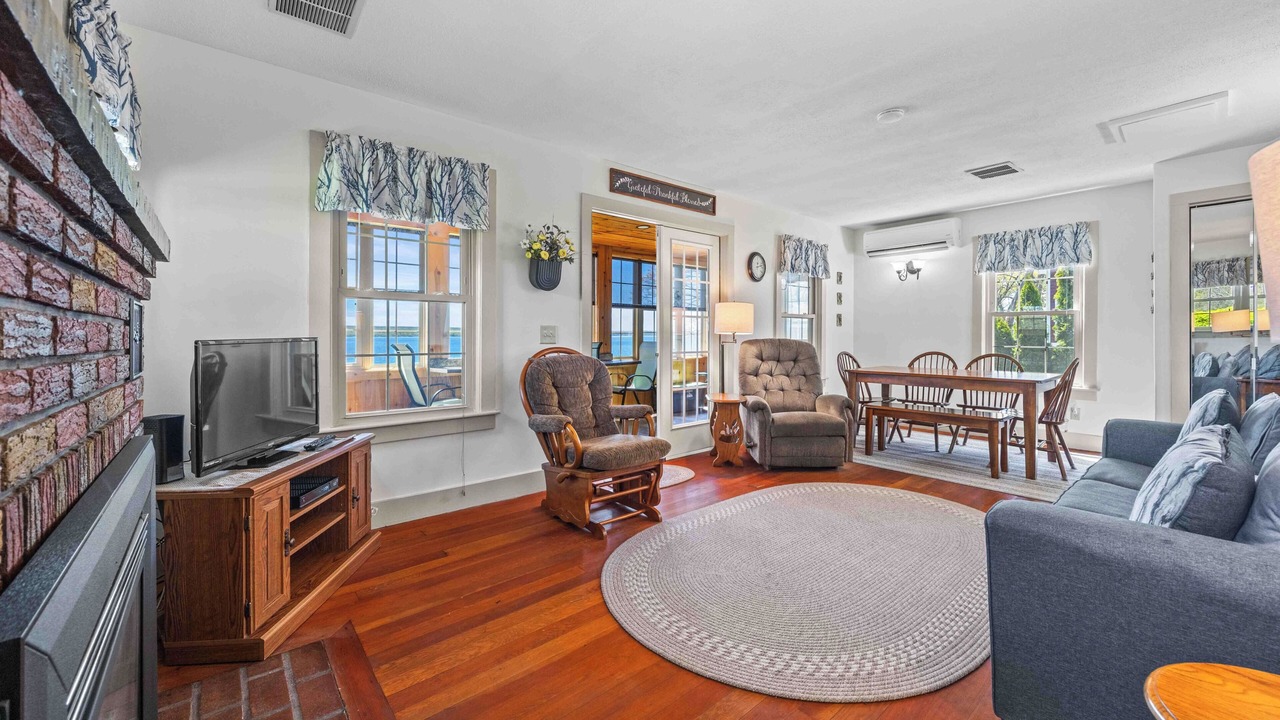 Photo of Livingroom in Seneca Falls