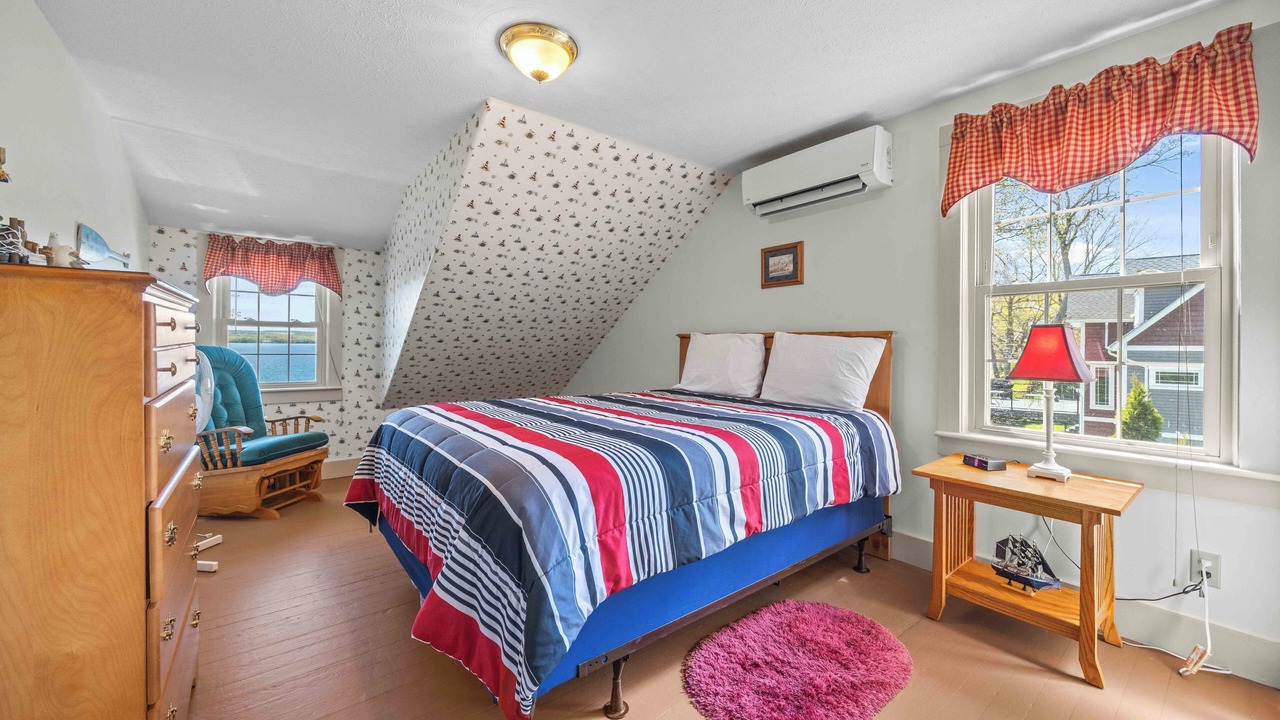 Photo of Bedroom in Seneca Falls
