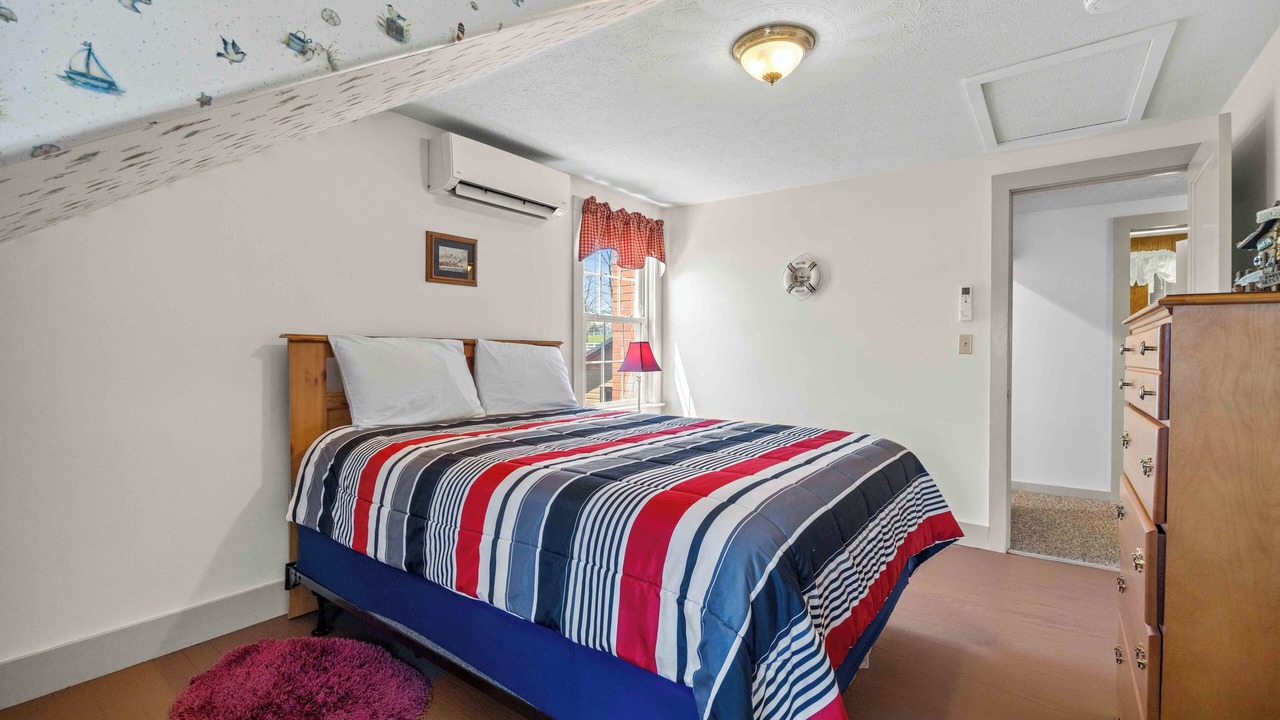Photo of Bedroom in Seneca Falls