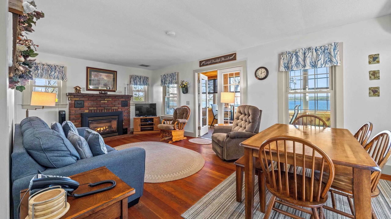 Photo of Livingroom in Seneca Falls