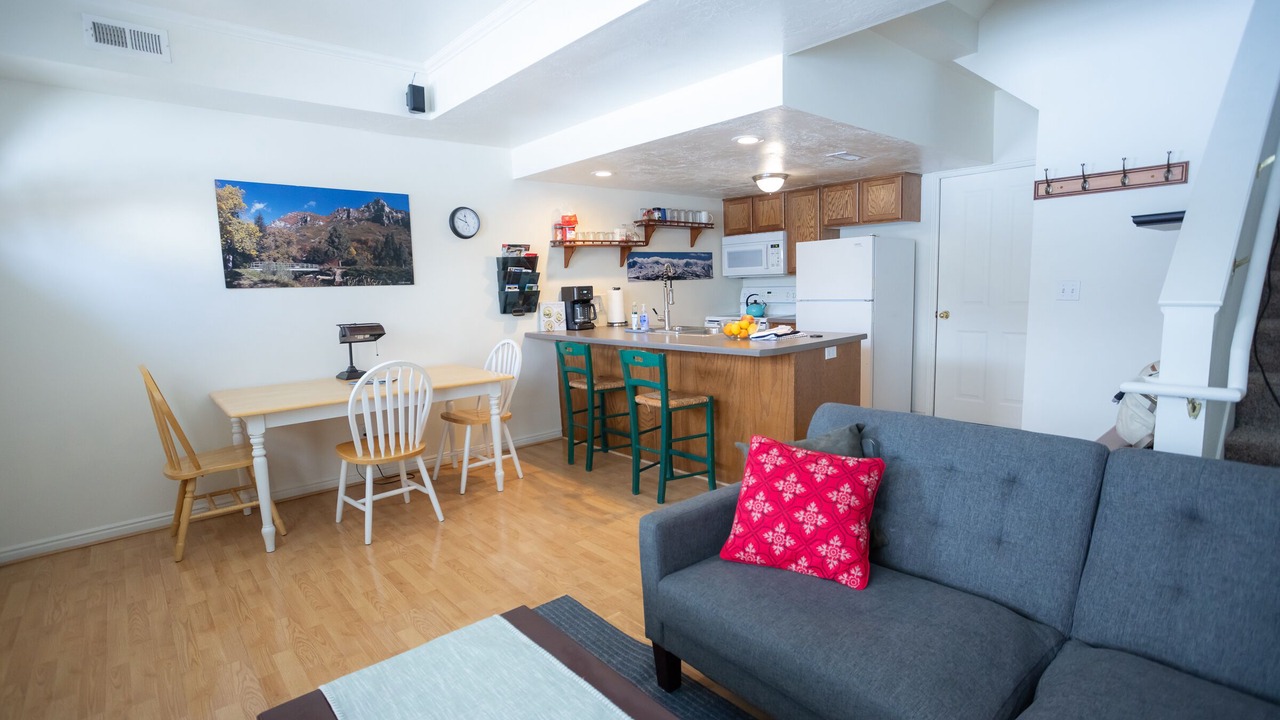 Photo of Livingroom in Ogden