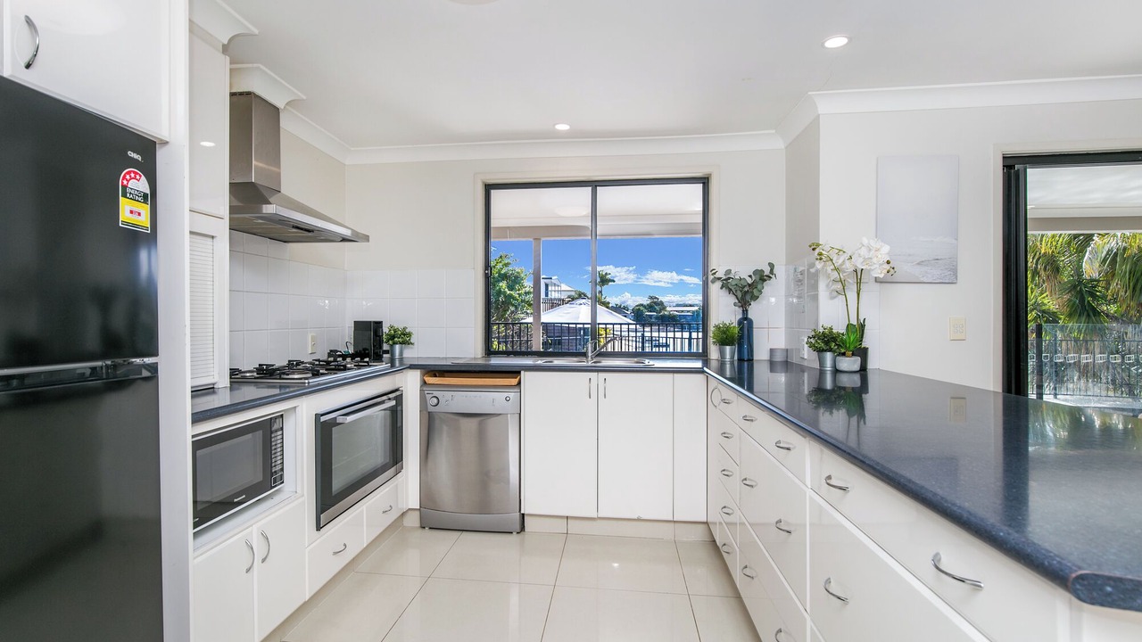 Photo of Kitchen in Broadbeach Waters