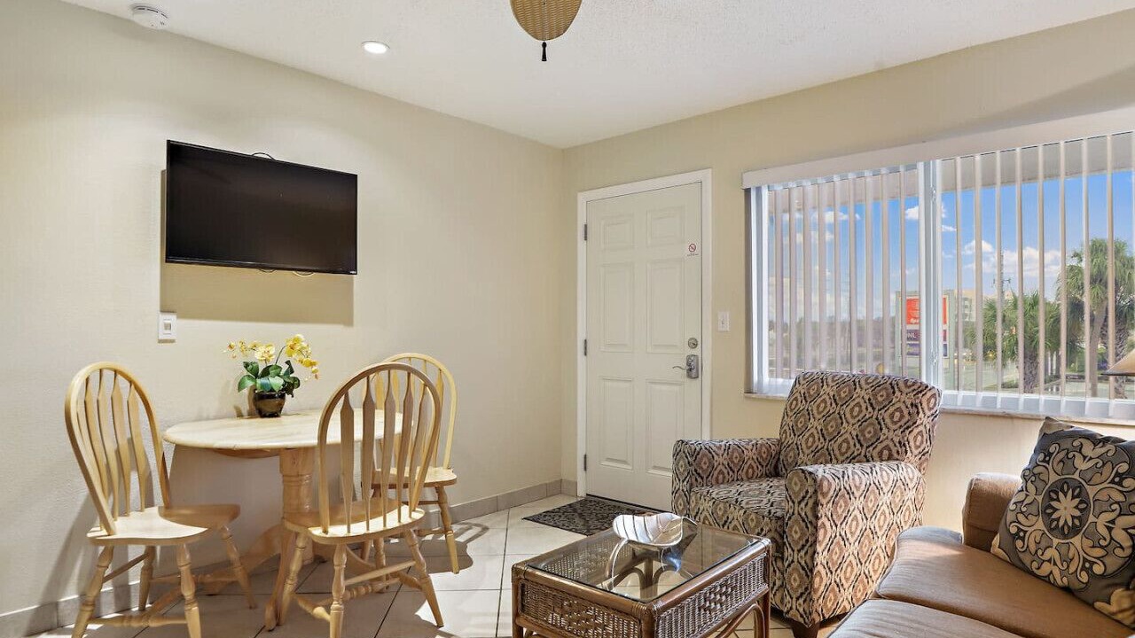 Photo of Livingroom in Madeira Beach