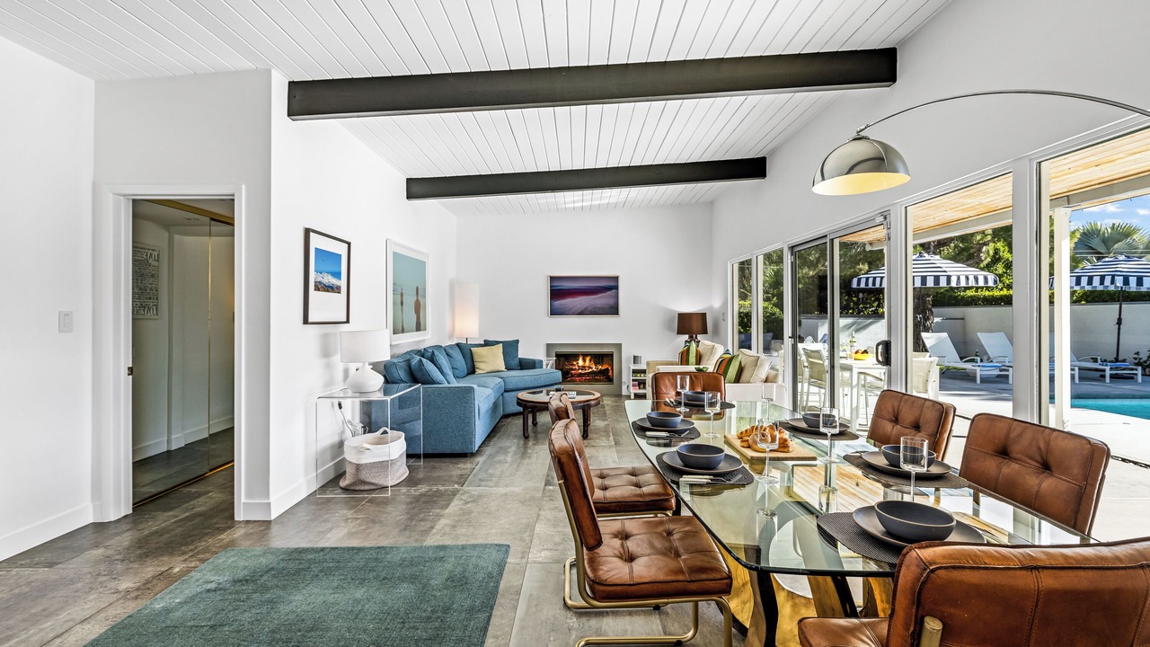 Photo of Bedroom in Racquet Club Estates
