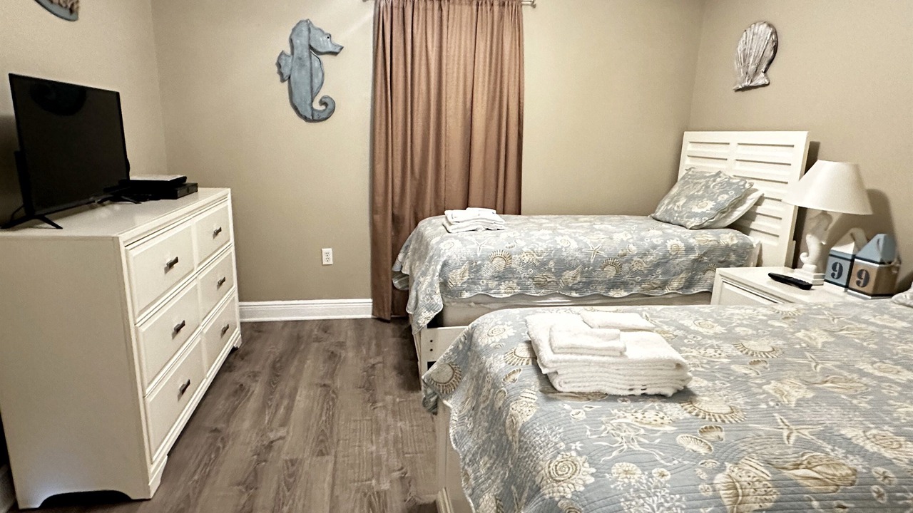 Photo of Bedroom in Gulf Shores