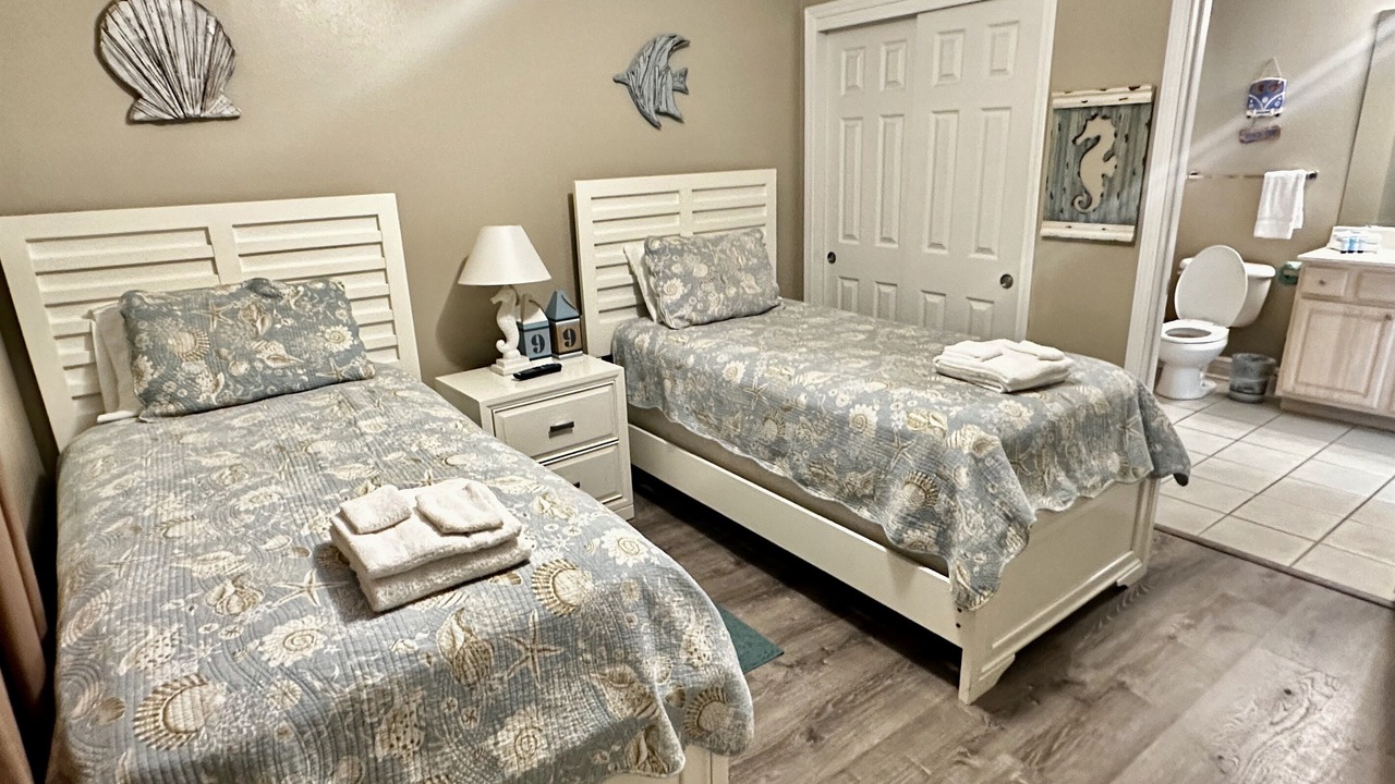 Photo of Bedroom in Gulf Shores
