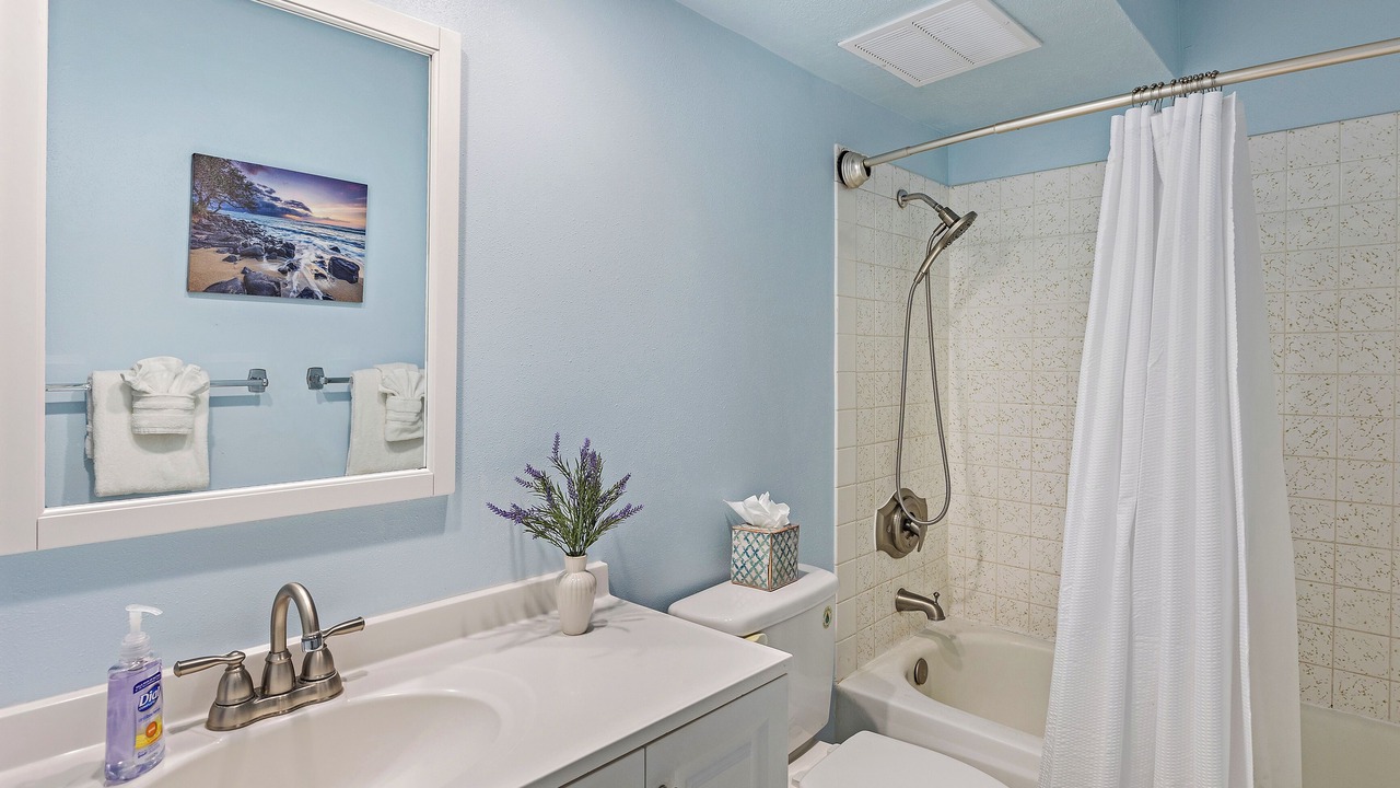 Photo of Bathroom in Maalaea