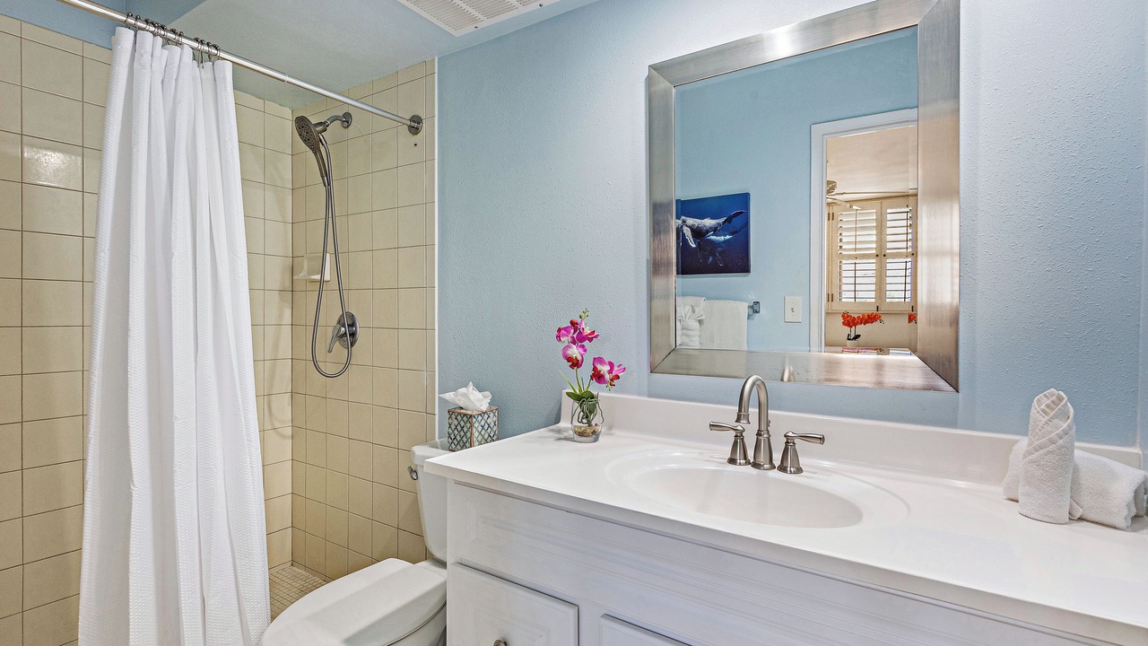 Photo of Bathroom in Maalaea