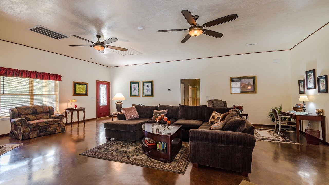 Photo of Livingroom in Huntsville