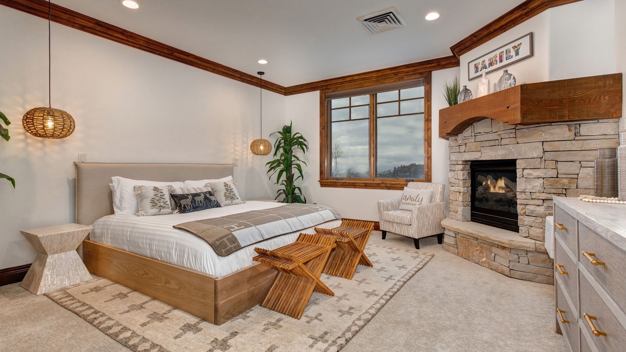 Photo of Livingroom in Empire Pass